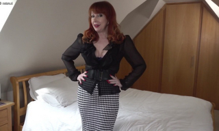 British milf Red XXX loves to play with her wet pussy