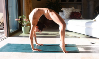 Sexy athletic girl Sophia Sultry doing nude gymnastics