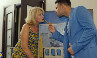 Russian mature Diana Douglas has an art gallery sexdate with a young stud