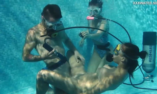 UnderWaterShow - Candy, Mike and Lizzy - underwater hardcore