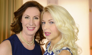 English milf Lara Latex and Diana Dors look-alike Czech model Karol go lesbo in FF stockings and gloves