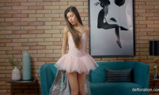 Defloration - Mona Bregvadze aka  Anya Krey - virgin masturbation